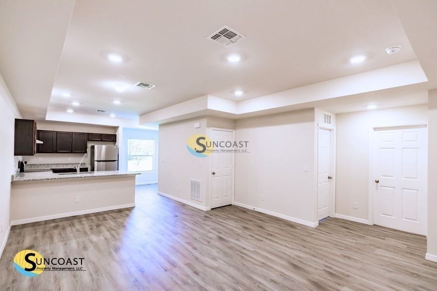 12225 Tetzel Ave - Photo 2 of 16