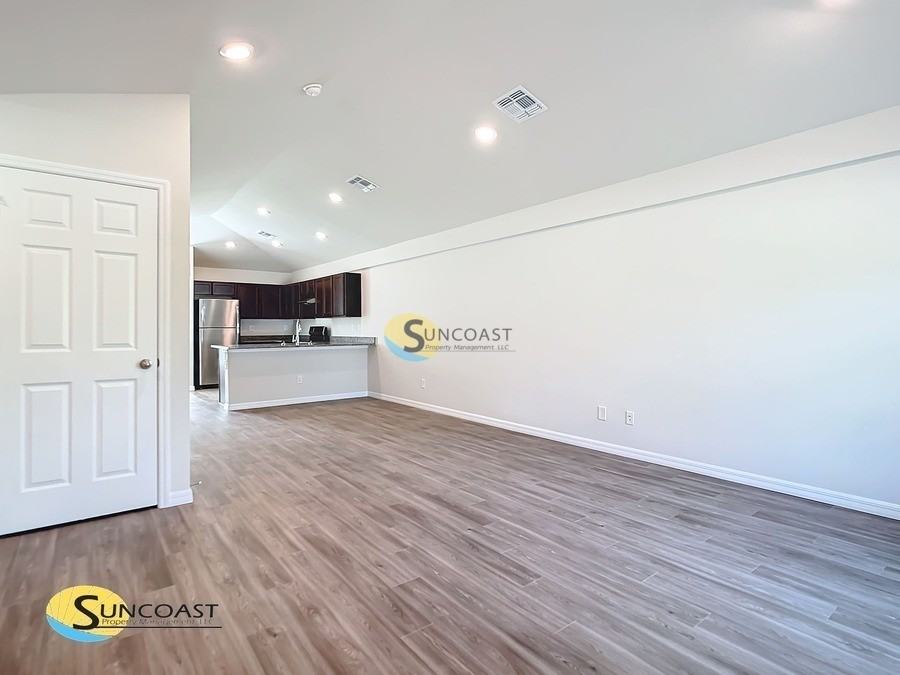 27221 Partin Dr - Photo 5 of 21