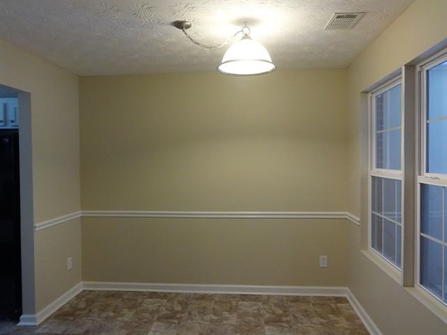 707 Porter Ln - Photo 3 of 15