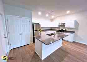 featured image of 353 Reeves St