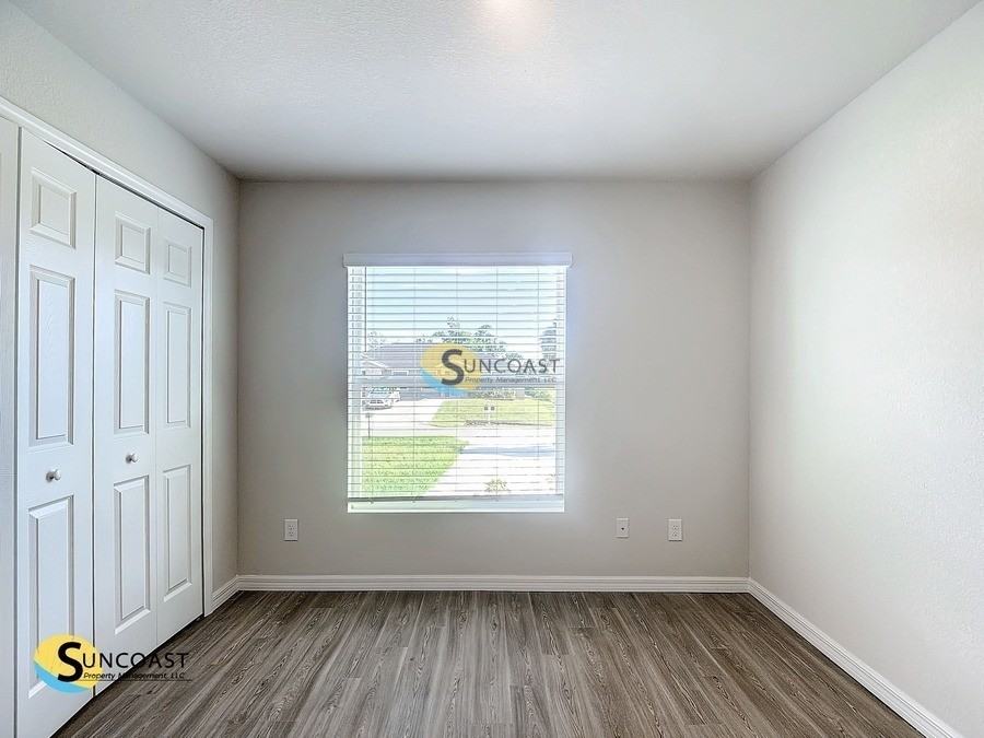 355 Reeves St - Photo 6 of 15