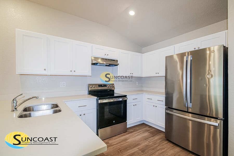 814 Spruce St - Photo 2 of 29