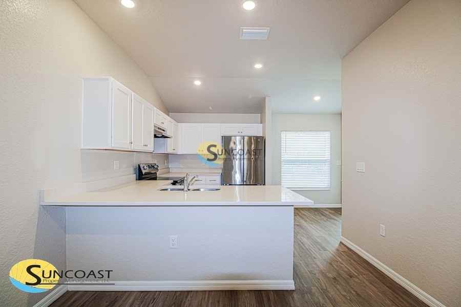 814 Spruce St - Photo 7 of 29