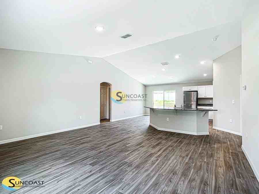 20581 Sw Marine Blvd - Photo 5 of 42