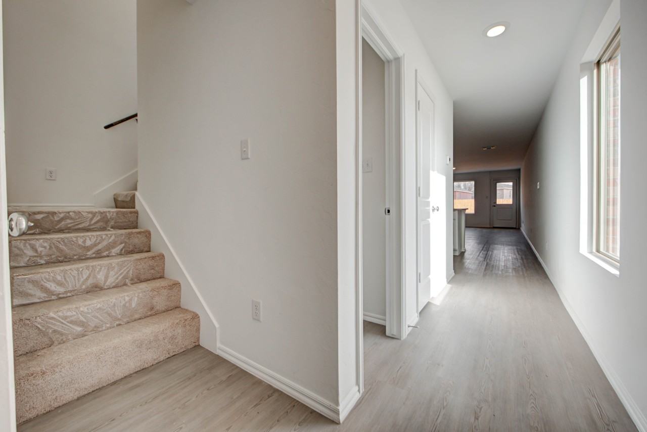 2011 Delphine Dr #1 - Photo 4 of 34