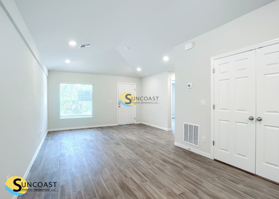 109 E Harvard St - Photo 3 of 28