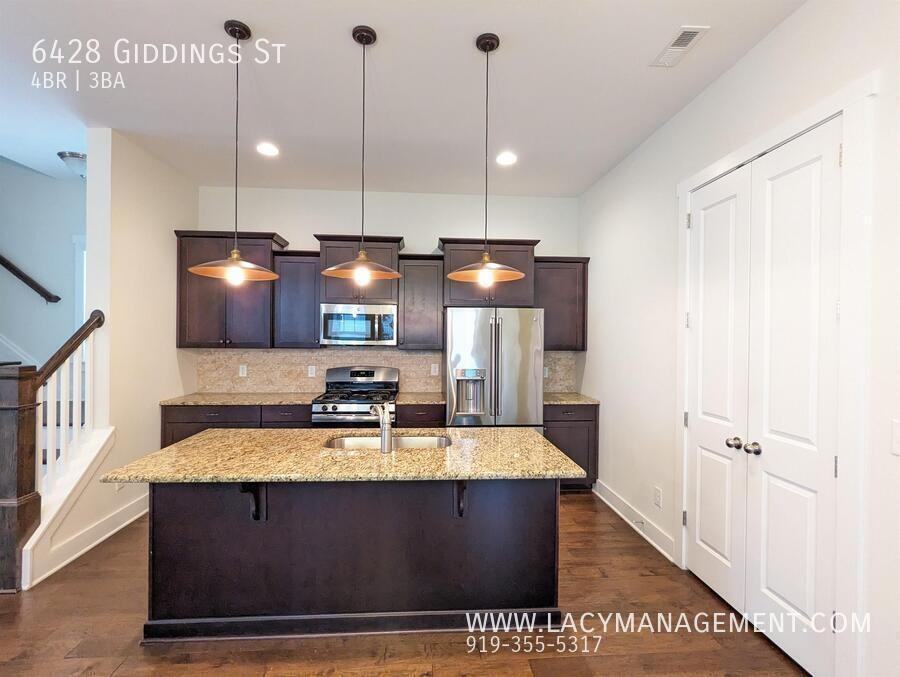 6428 Giddings St - Photo 7 of 28