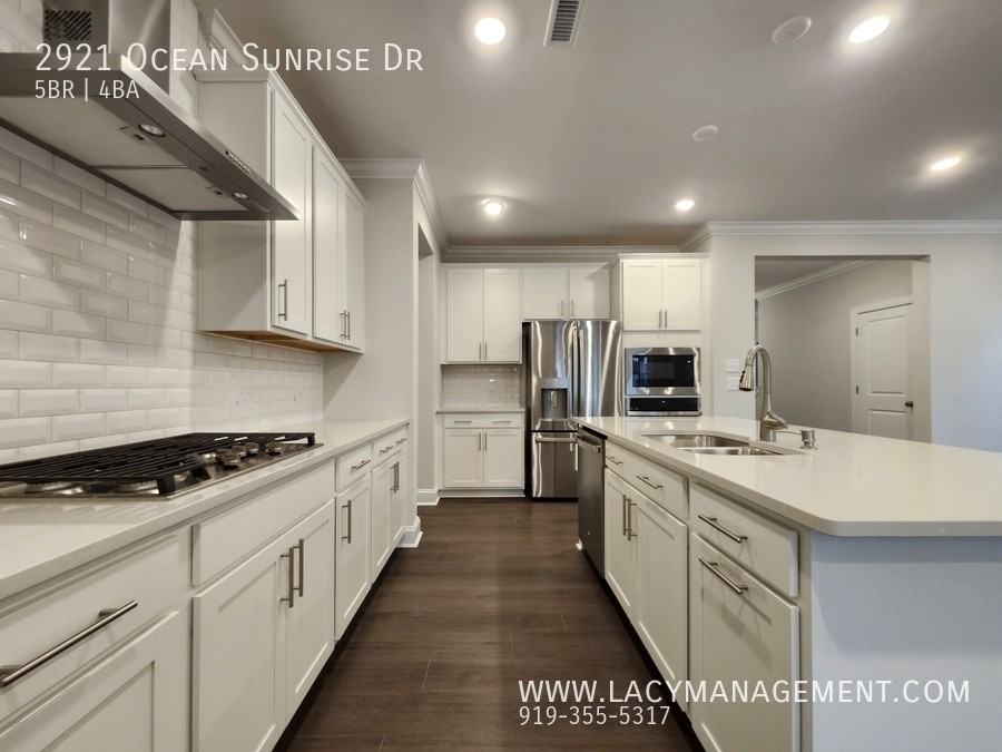 2921 Ocean Sunrise Dr - Photo 5 of 37