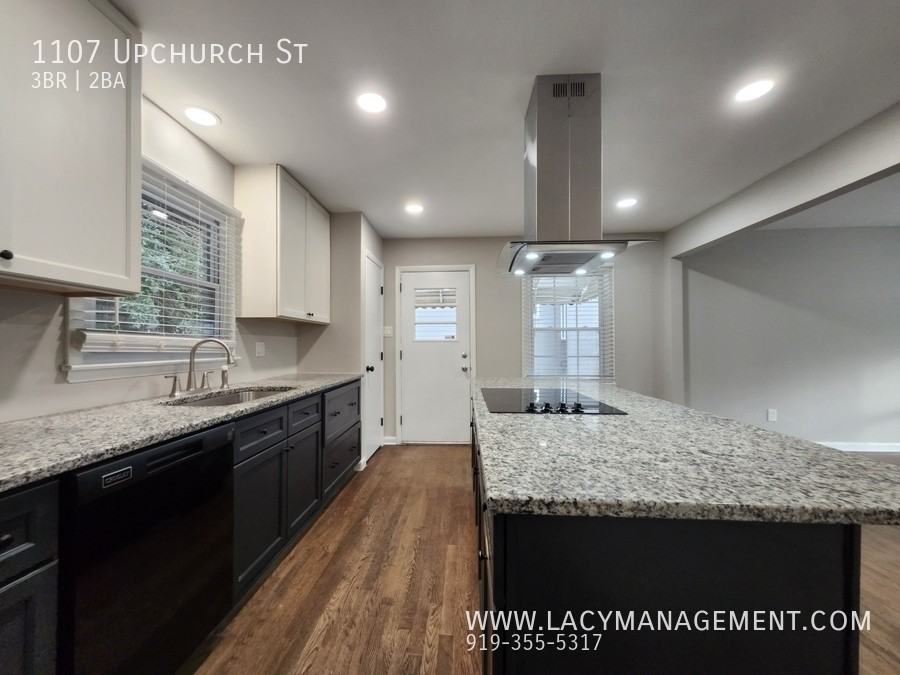 1107 Upchurch St - Photo 6 of 17