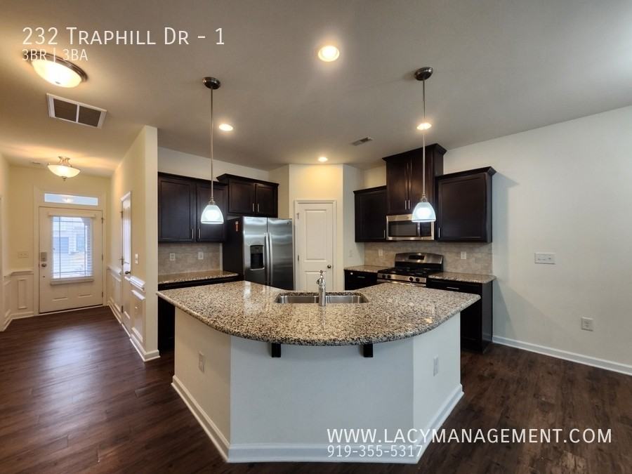 232 Traphill Dr - Photo 7 of 20