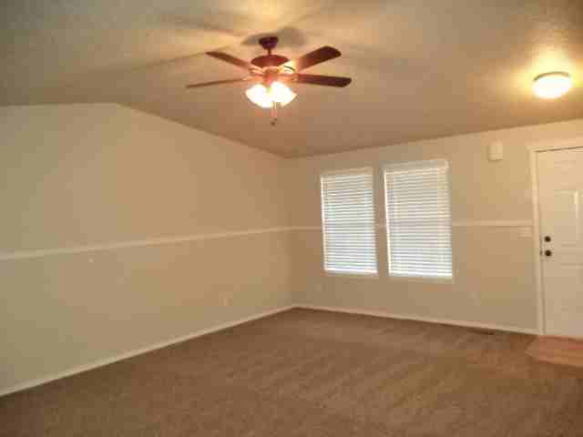 634 Driftwood Ln - Photo 2 of 20