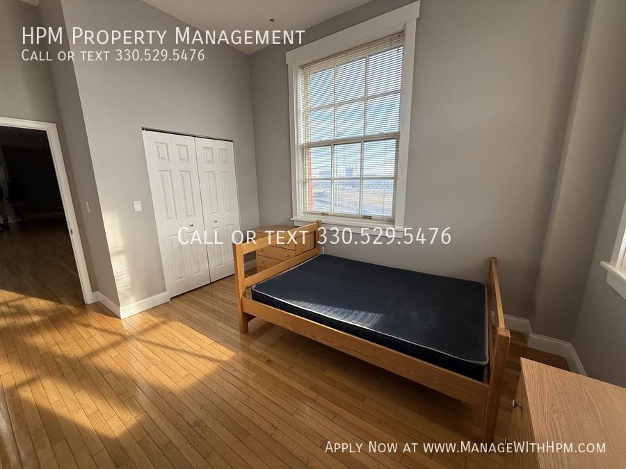 2404 Prospect Ave E #203 - Photo 4 of 12