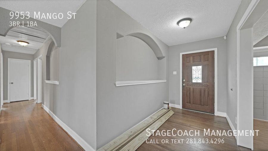 9953 Mango St - Photo 3 of 23