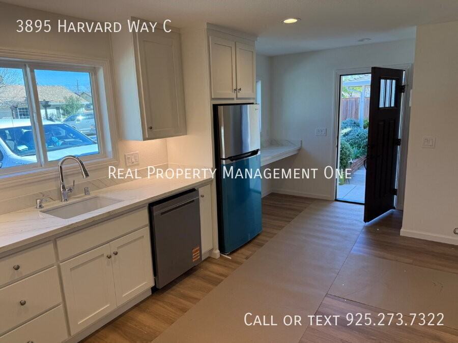 3895 Harvard Way - Photo 7 of 16