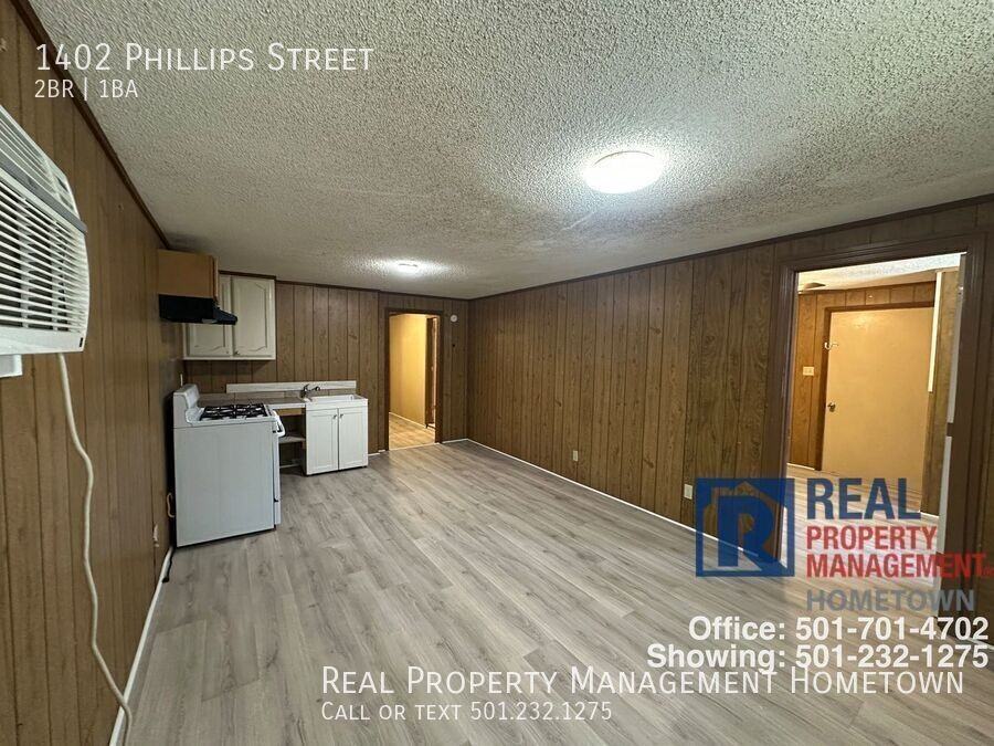 1402 Phillips St - Photo 4 of 11