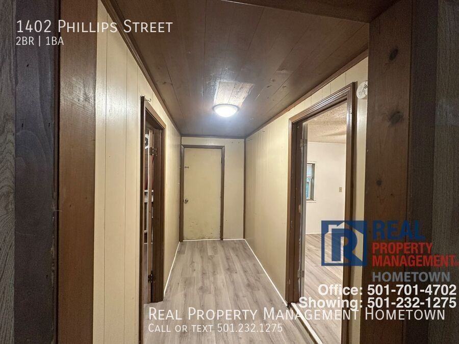 1402 Phillips St - Photo 7 of 11