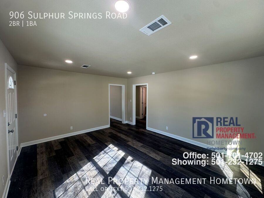 906 Sulphur Springs Rd - Photo 2 of 12