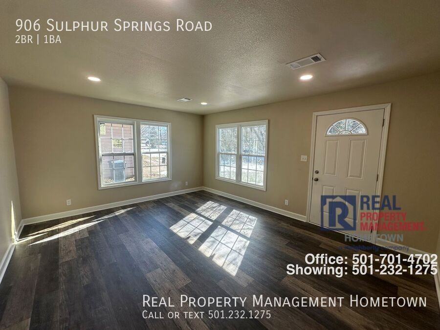 906 Sulphur Springs Rd - Photo 3 of 12