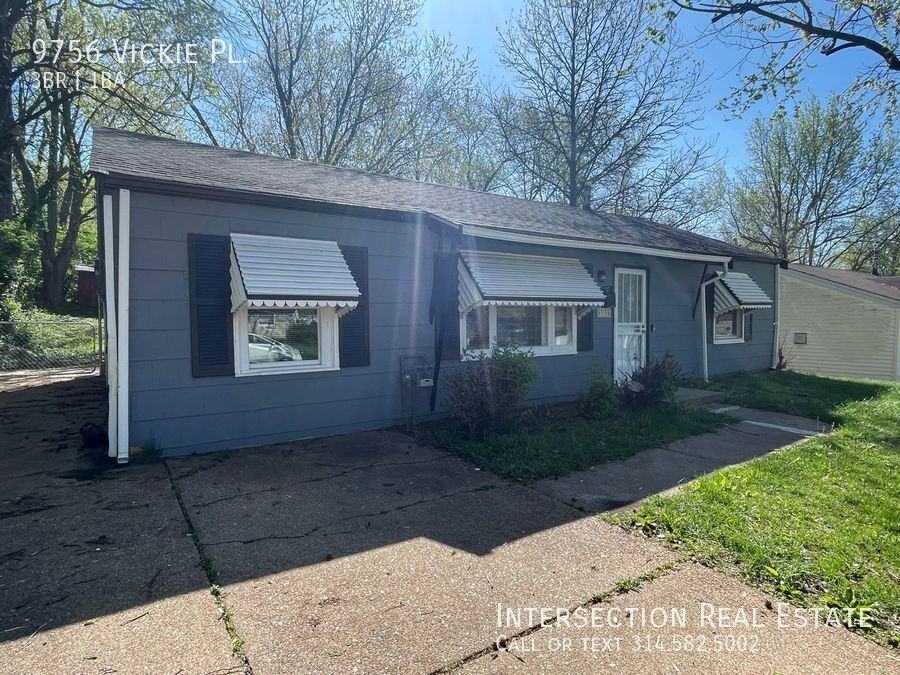 9756 Vickie Pl - Photo 2 of 12