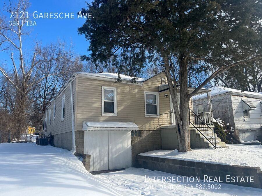 7121 Garesche Ave - Photo 2 of 15