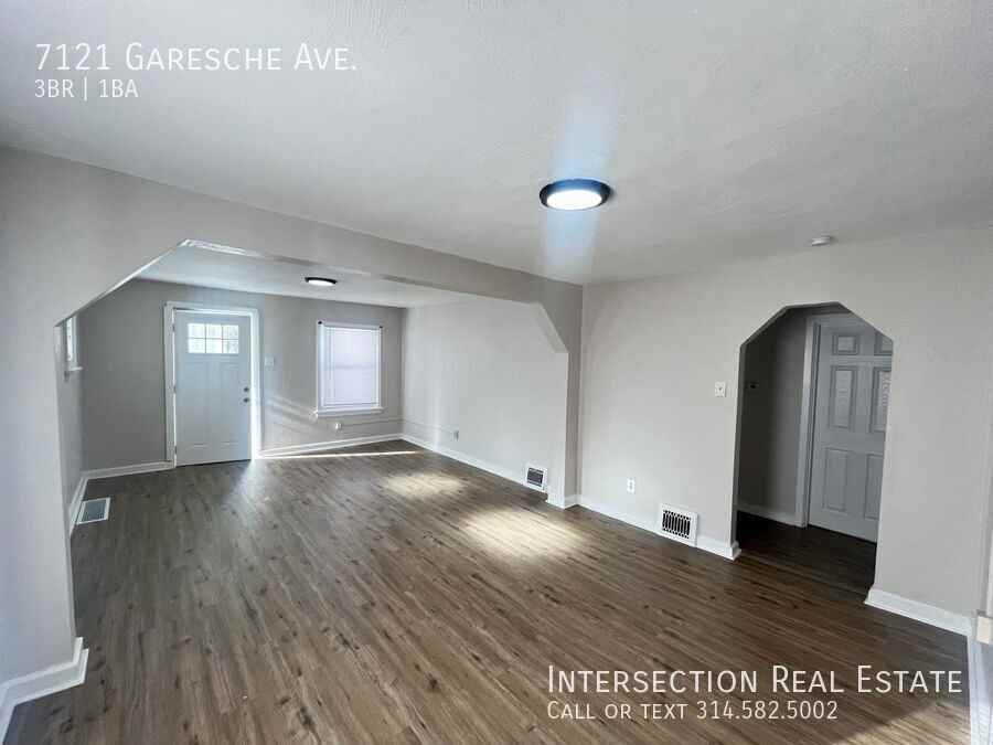 7121 Garesche Ave - Photo 4 of 15