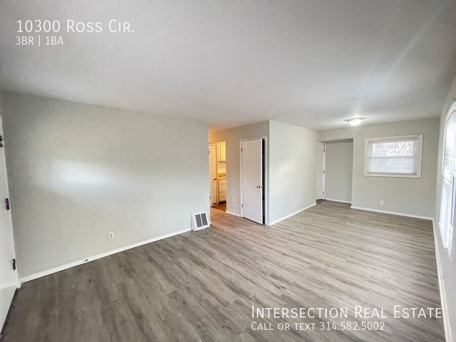 10300 Ross Cir - Photo 5 of 17