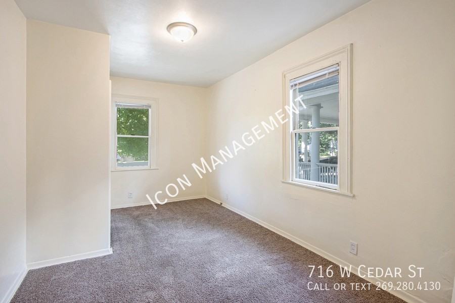 716 W Cedar St #716WCEDARS - Photo 7 of 16