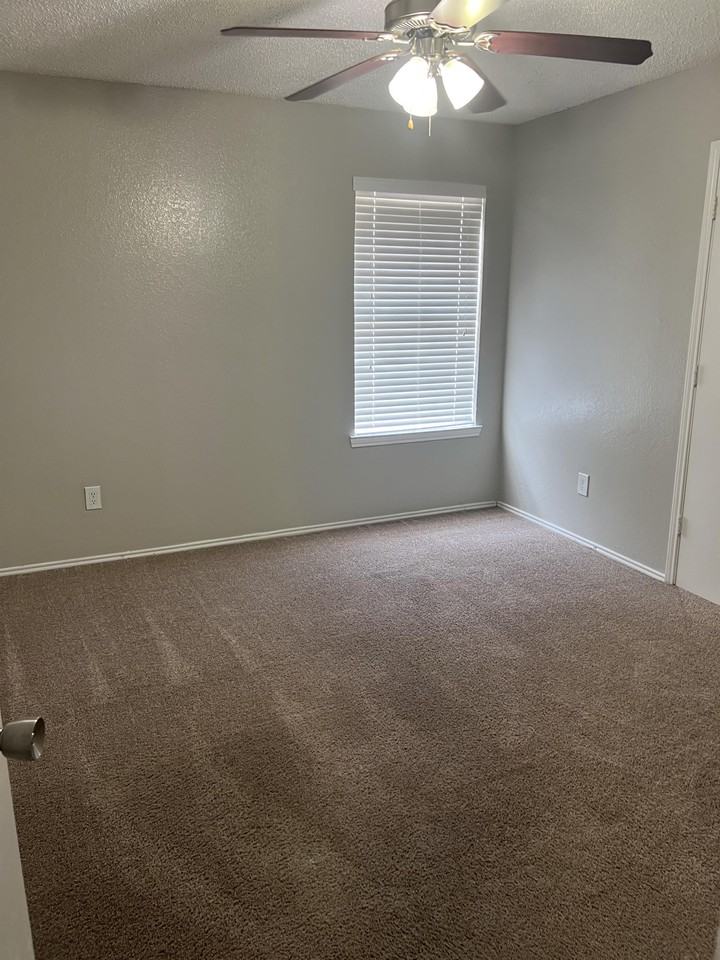 5934 Westcreek Dr - Photo 3 of 23