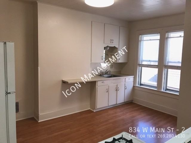 834 W Main St #2 - Photo 3 of 11