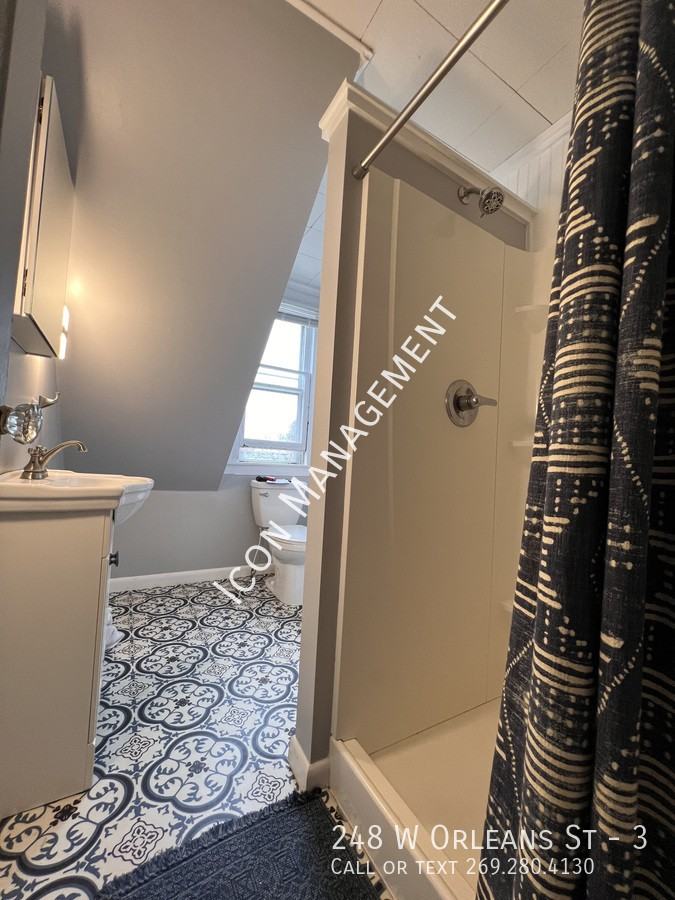 248 W Orleans St #3 - Photo 5 of 16