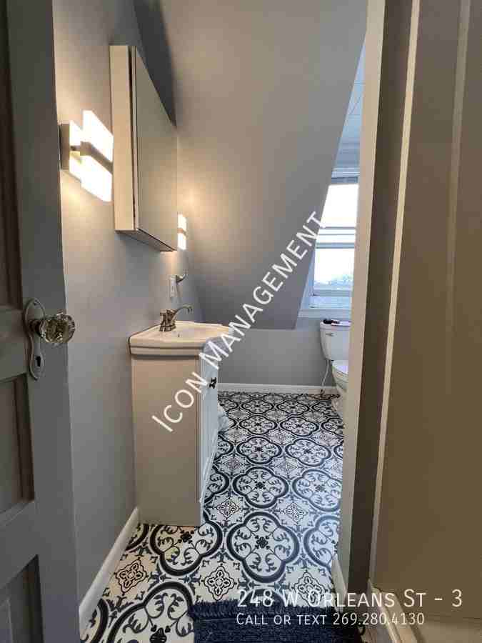 248 W Orleans St #3 - Photo 6 of 16