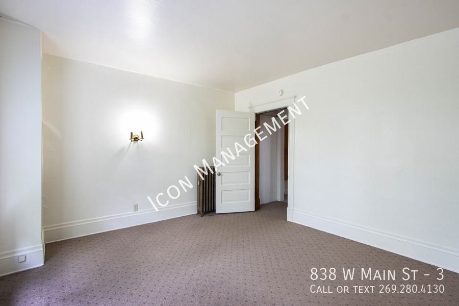 838 W Main St #3 - Photo 7 of 11