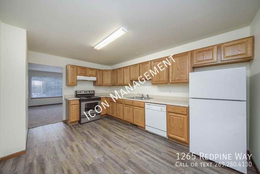 1265 Redpine Way - Photo 4 of 21