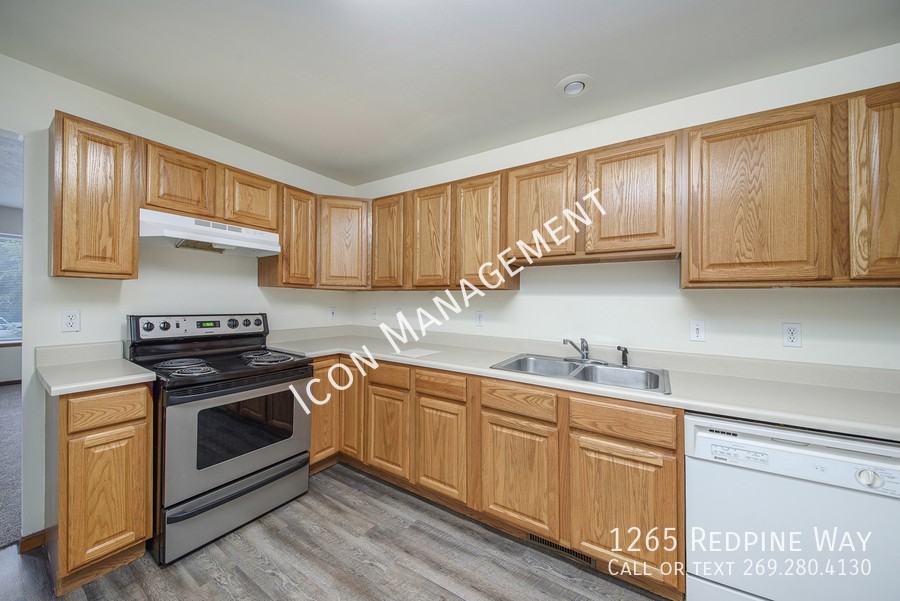 1265 Redpine Way - Photo 5 of 21