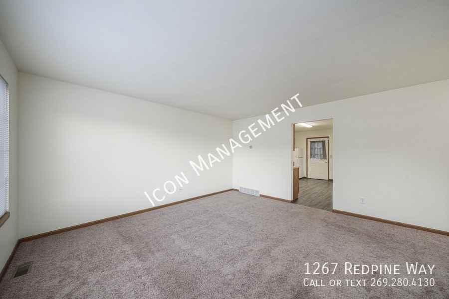 1267 Redpine Way - Photo 2 of 21