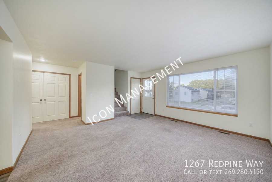 1267 Redpine Way - Photo 4 of 21