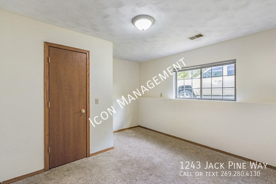 1243 Jack Pine Dr - Photo 7 of 21