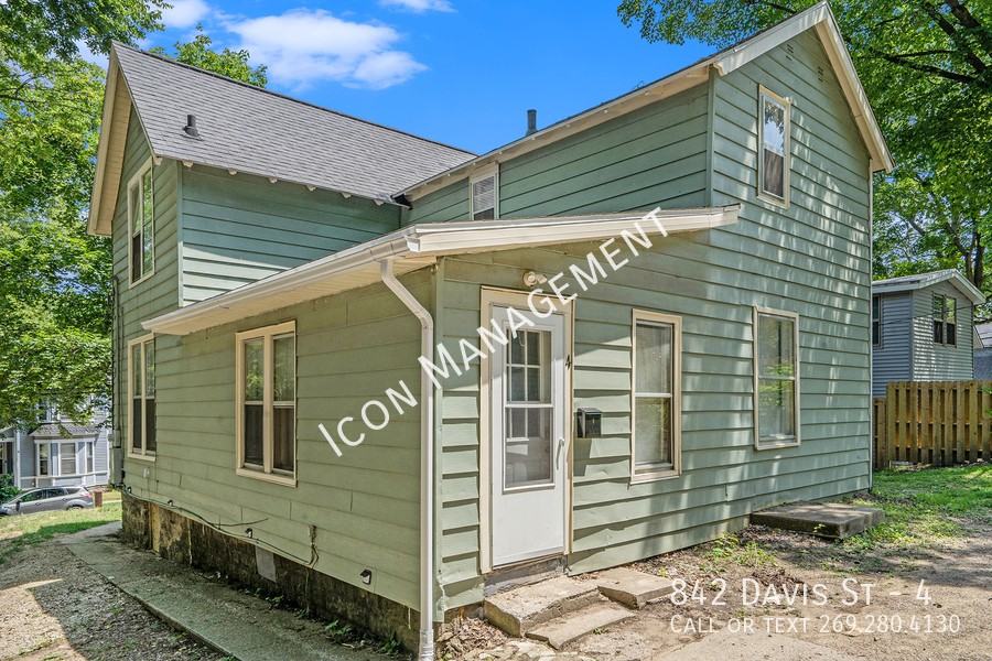 842 Davis St #4 - Photo 2 of 14