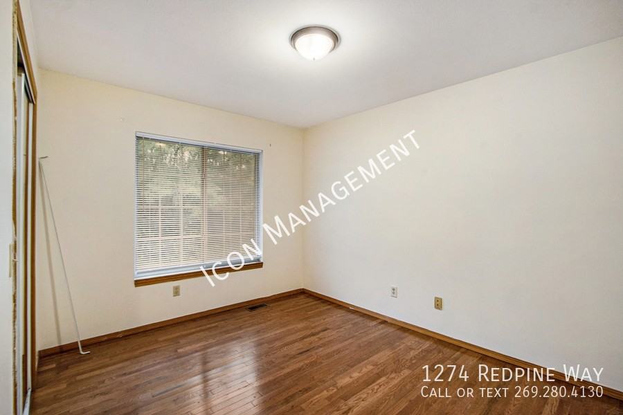 1274 Redpine Way - Photo 7 of 18