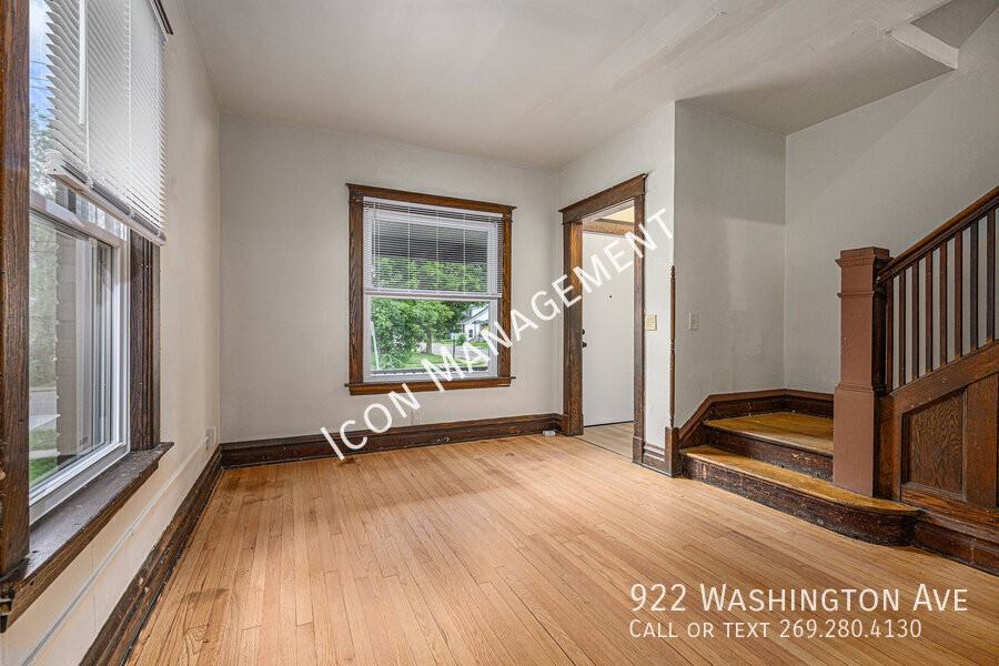 922 Washington Ave - Photo 4 of 16