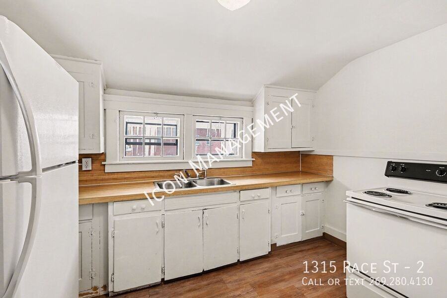 1315 Race St #2 - Photo 2 of 13