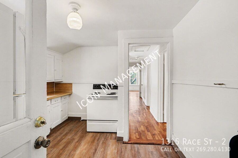 1315 Race St #2 - Photo 3 of 13