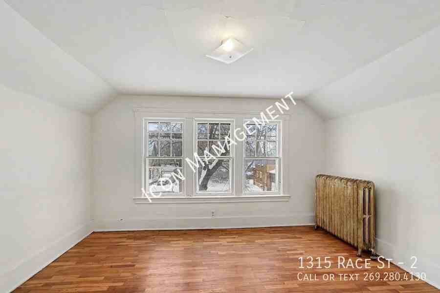 1315 Race St #2 - Photo 5 of 13