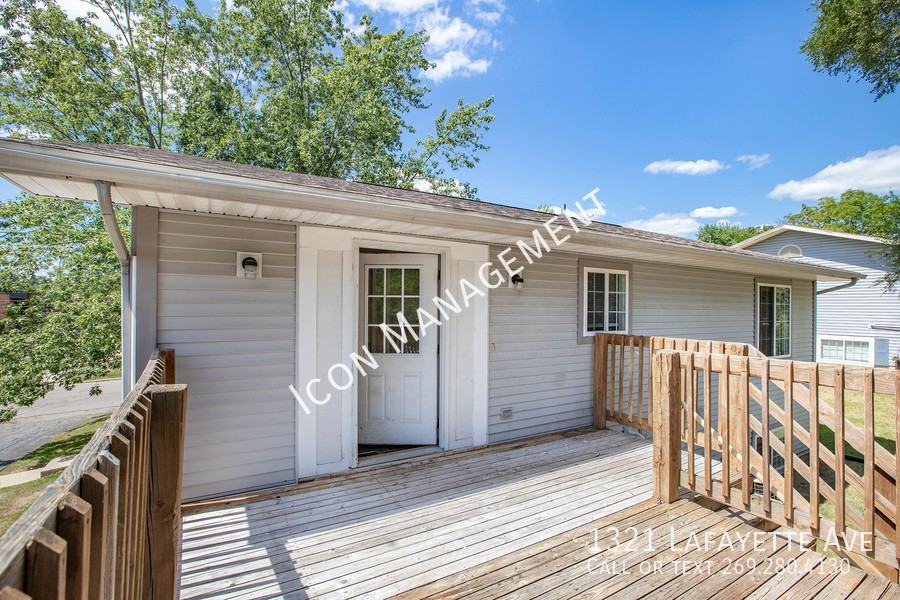 1321 Lafayette Ave - Photo 3 of 18