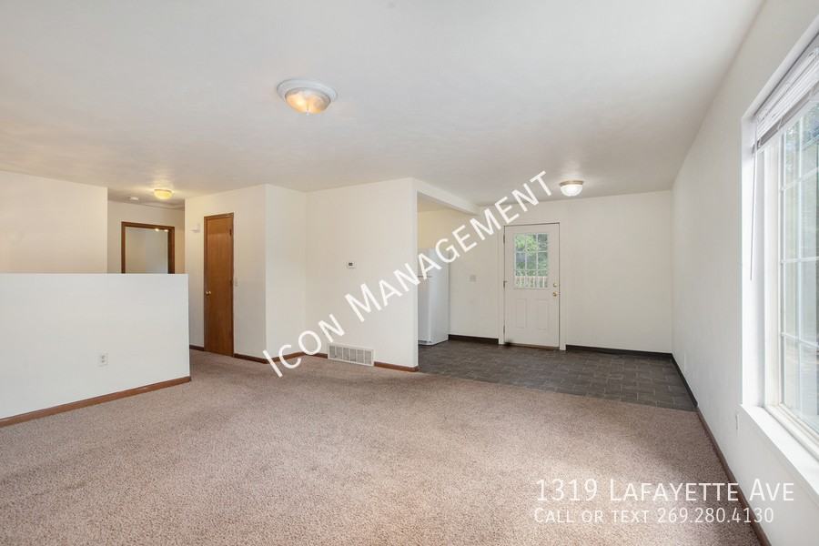 1319 Lafayette Ave - Photo 5 of 18