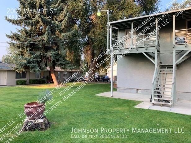 2002 Walnut St - Photo 2 of 14