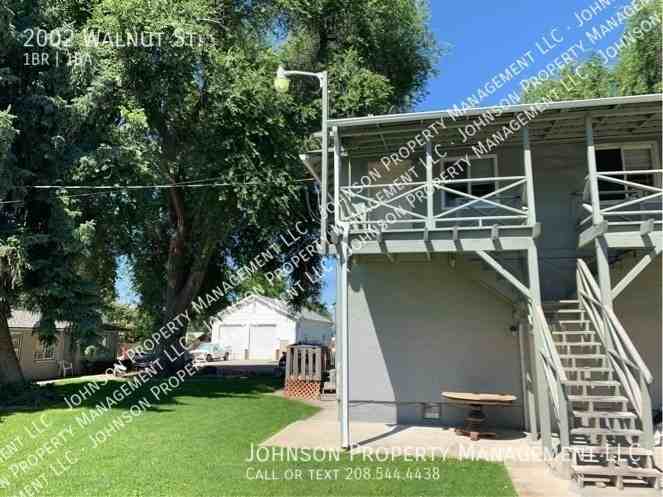 2002 Walnut St - Photo 5 of 14