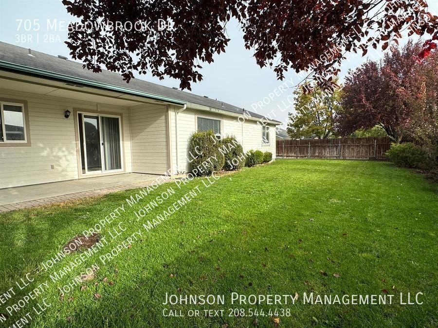 705 Meadowbrook Dr - Photo 2 of 18