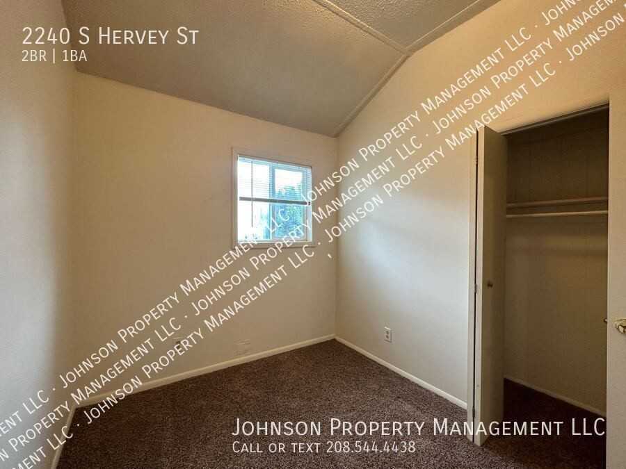 2240 S Hervey St - Photo 7 of 10