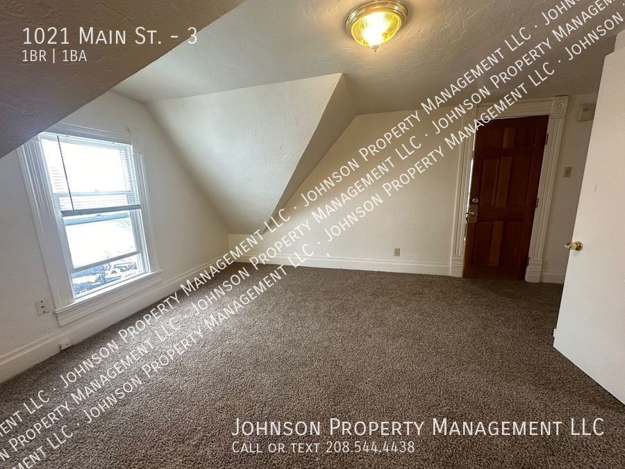 1021 Main St #3 - Photo 5 of 11